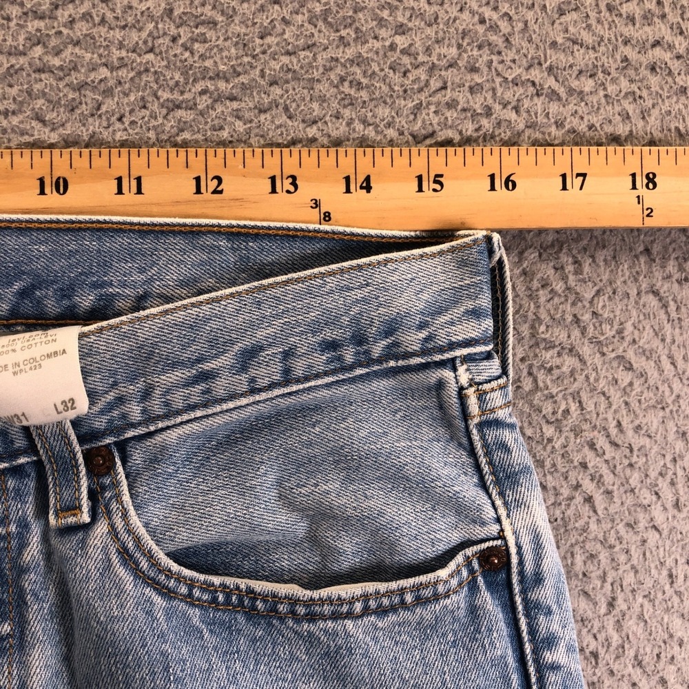 Vintage Levis Jeans Mens 31x32 Blue 501 Straight Leg Y2K Light Wash Classic 2006 - Picture 10 of 13